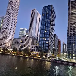 Canary Wharf View Apartment
